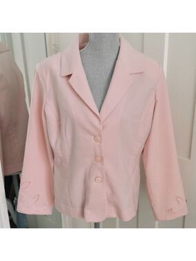Carmana Vintage Petal Pink Blazer  With Cutout Embroidered Sleeves Blazer. 12